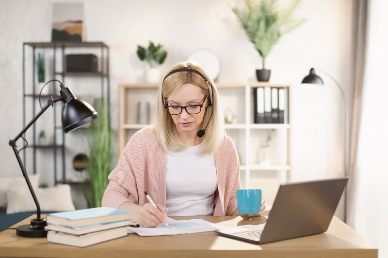 os relatórios de desempenho ajudam a identificar áreas de melhoria